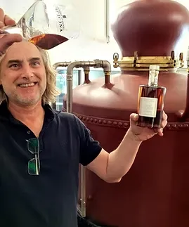 gregor-engler-fondateur-de-la-brasserie-cap-d-ona-a-argeles-sur-mer-a-recu-le-trophee-du-m